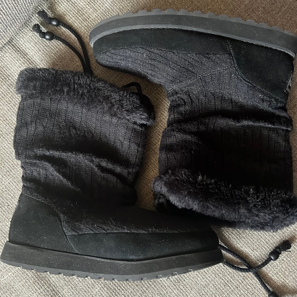 Sketchers calf-high boots